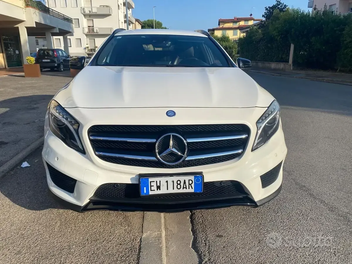 Usata Mercedes GLA200 Premium 136 CV (100 kW) 2014 Bianco SUV