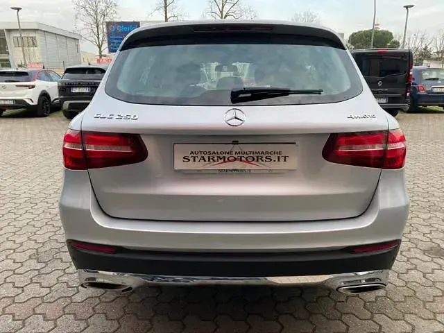 Usata Mercedes GLC250 Business 211 CV (155 kW) 2018 Argento metallizzato SUV