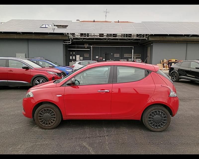 Gebraucht Lancia Ypsilon Silver 70 PS (51 kW) 2022 Rot Kleinwagen