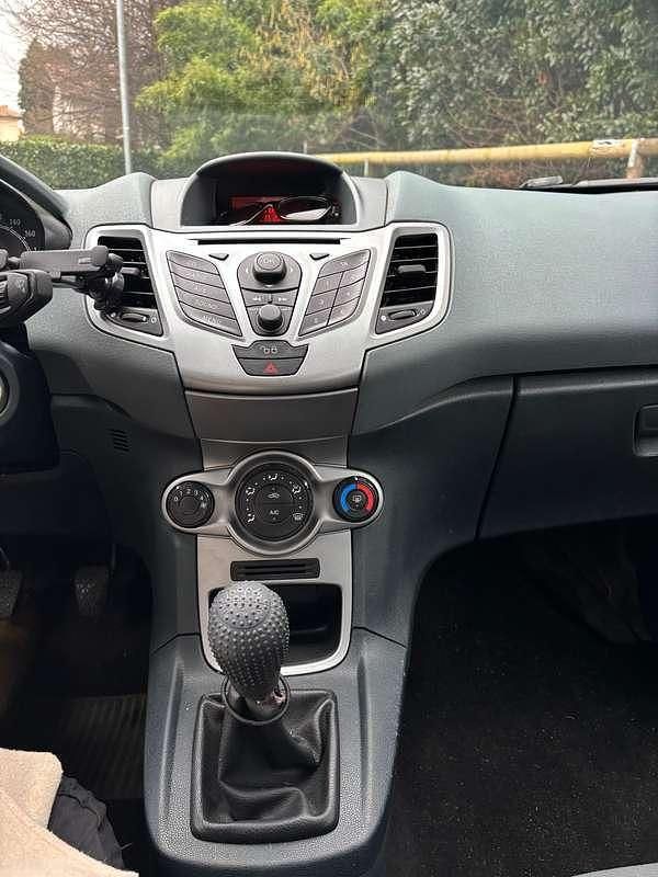 Usata Ford Fiesta Titanium 82 CV (60 kW) 2009 Lilla Utilitaria