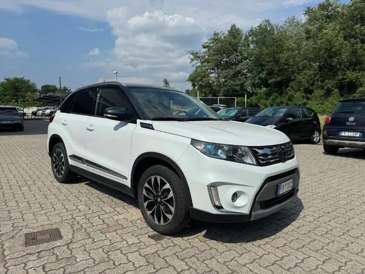 Usata Suzuki Vitara 120 CV (88 kW) 2015 Bianco SUV