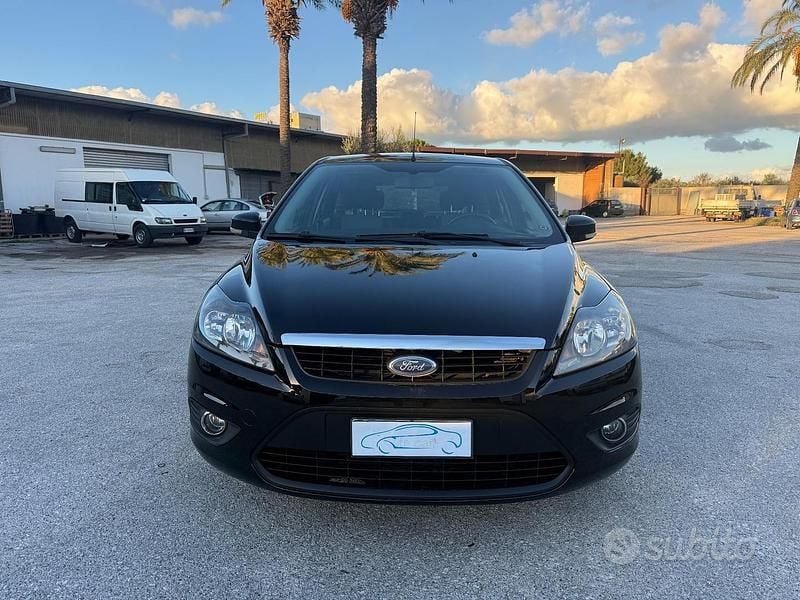 Usata Ford Focus 90 CV (66 kW) 2010 Nero Berlina