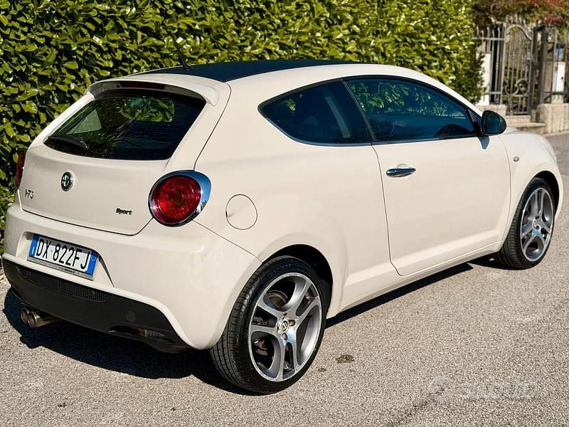 Usata Alfa Romeo MiTo Distinctive 120 CV (88 kW) 2009 Bianco Utilitaria