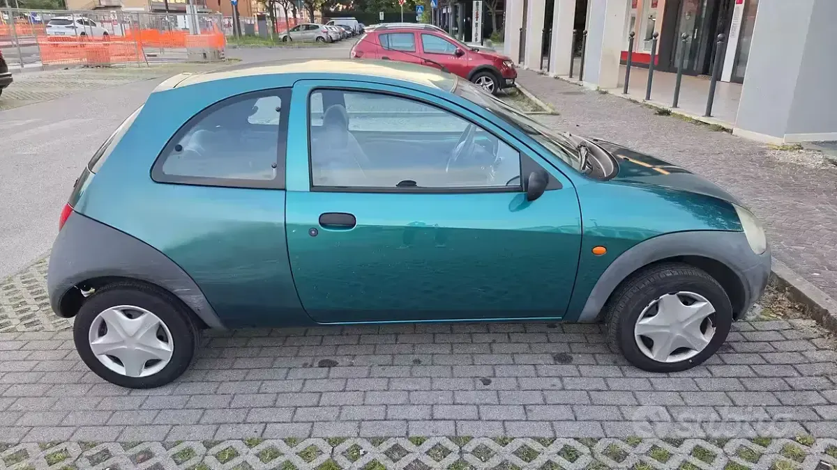 Usata Ford Ka 60 CV (44 kW) 2001 Verde Utilitaria