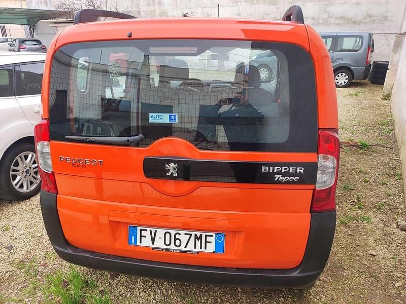 Usata Peugeot TePee Outdoor 68 CV (50 kW) 2010 Arancione Station wagon