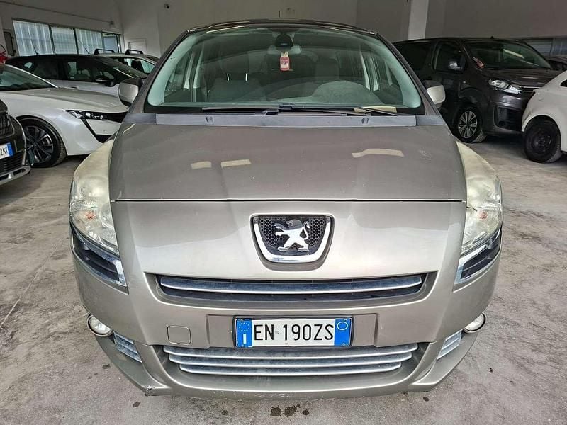 Usata Peugeot 5008 Allure 112 CV (82 kW) 2012 Beige Monovolume