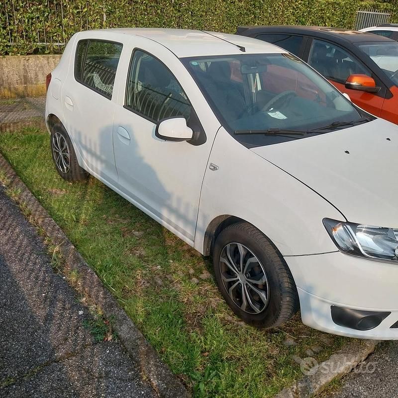 Usata Dacia Sandero 75 CV (55 kW) 2015 Bianco Berlina