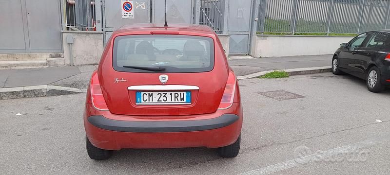 Usata Lancia Ypsilon 80 CV (58 kW) 2004 Rosso Utilitaria