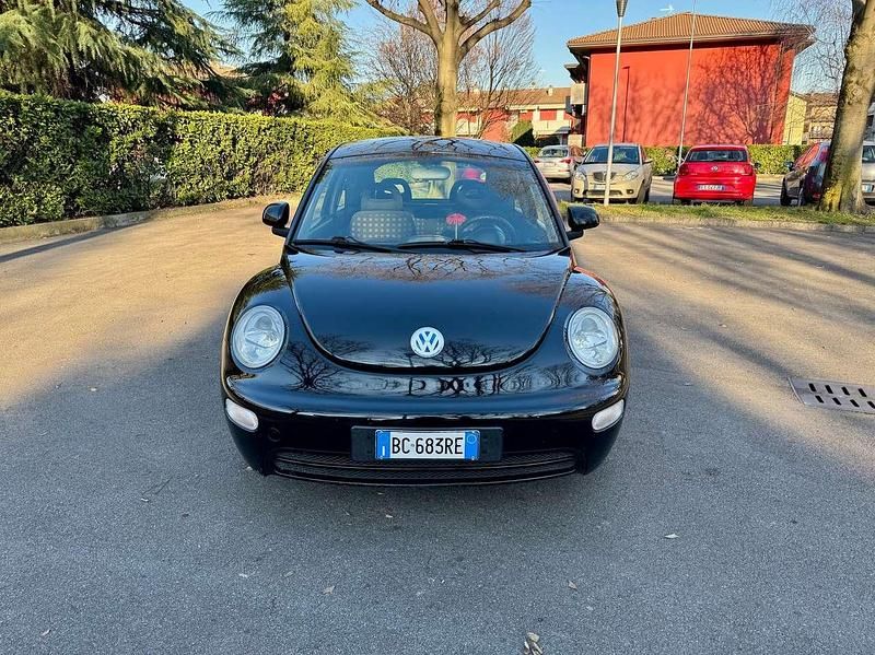 Usata VW New Beetle 116 CV (85 kW) 1999 Nero Utilitaria