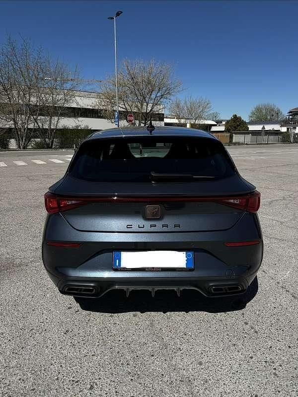 Usata Cupra Leon 150 CV (110 kW) 2023 Berlina