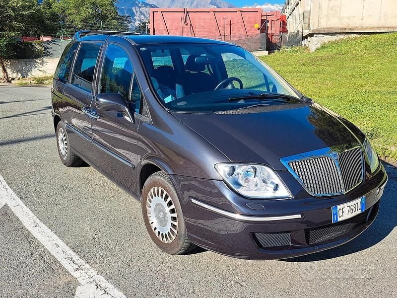 Usata Lancia Phedra 128 CV (94 kW) 2003 Monovolume