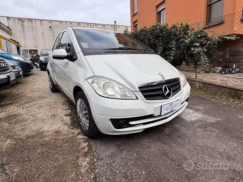 Begagnad Mercedes A160 Elegance 95 HK (69 kW) 2010 Vit Sedan