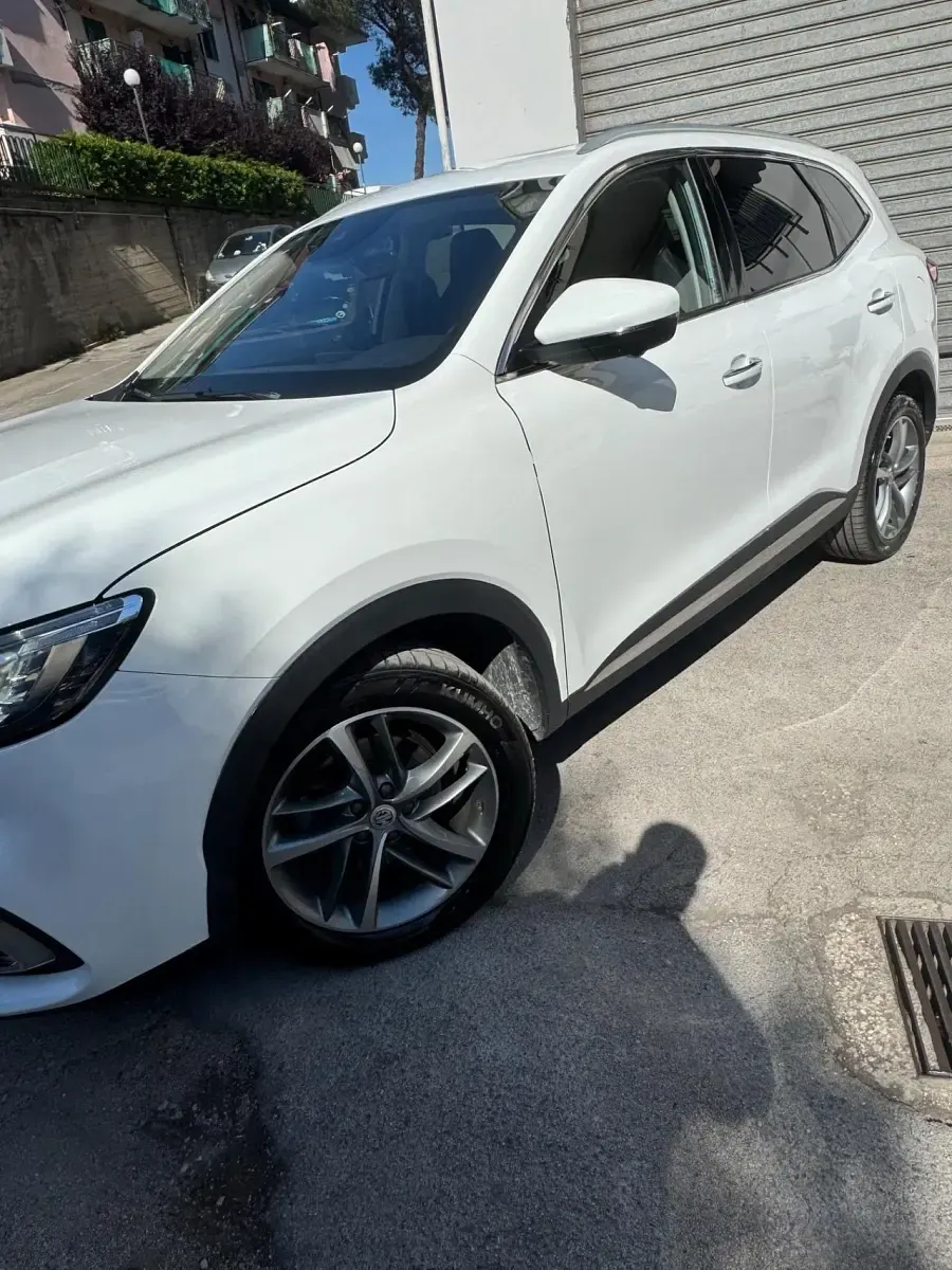 Usata MG EHS Luxury 161 CV (118 kW) 2023 Bianco SUV