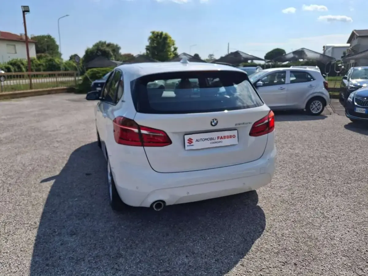 Usata BMW 225 Active Tourer iPerformance 136 CV (100 kW) 2018 Bianco Monovolume