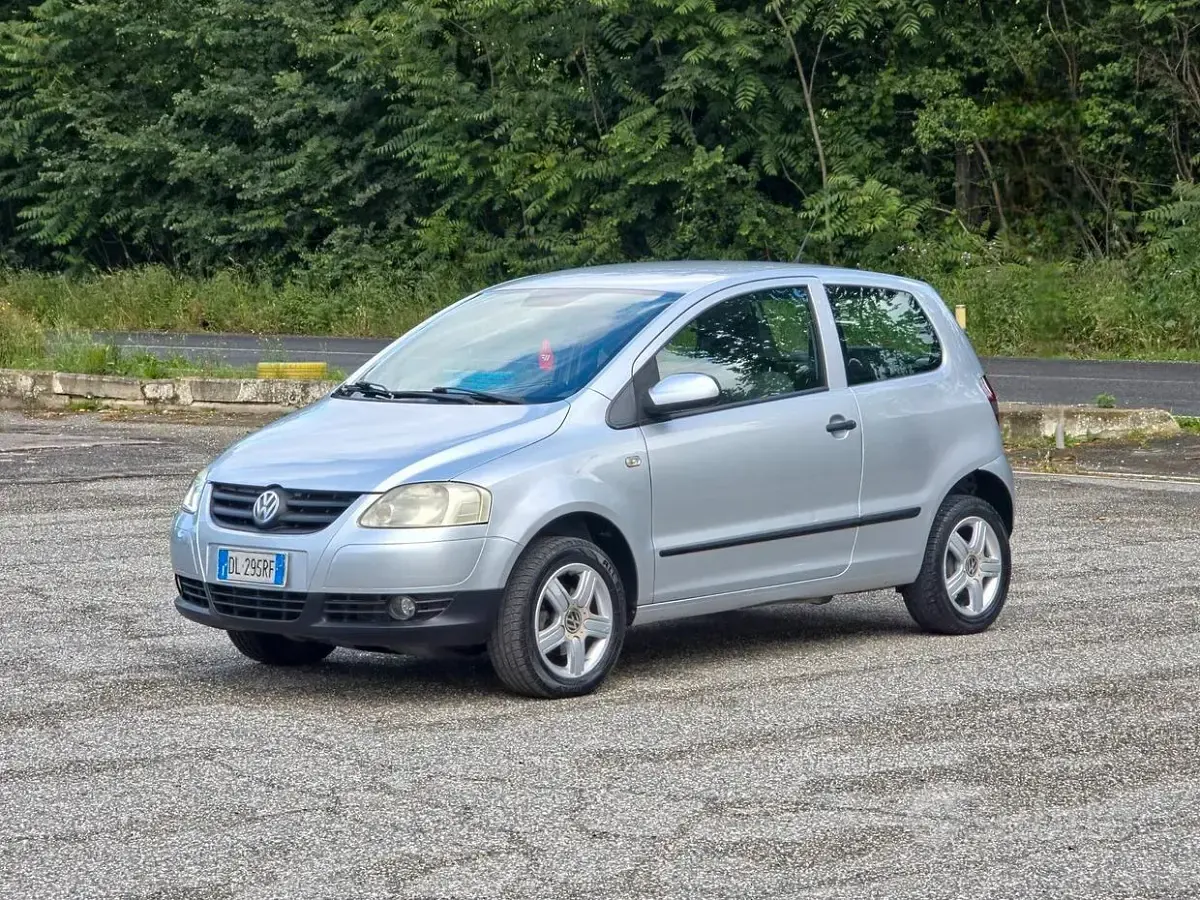 Usata VW Fox Sportline 69 CV (50 kW) 2007 Grigio Utilitaria