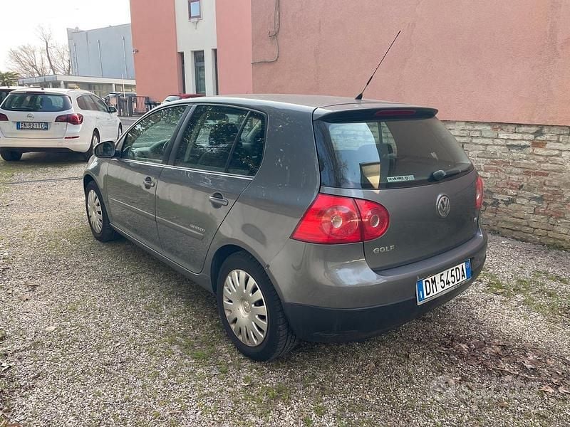 Usata VW Golf VI 102 CV (75 kW) 2008 Grigio Utilitaria