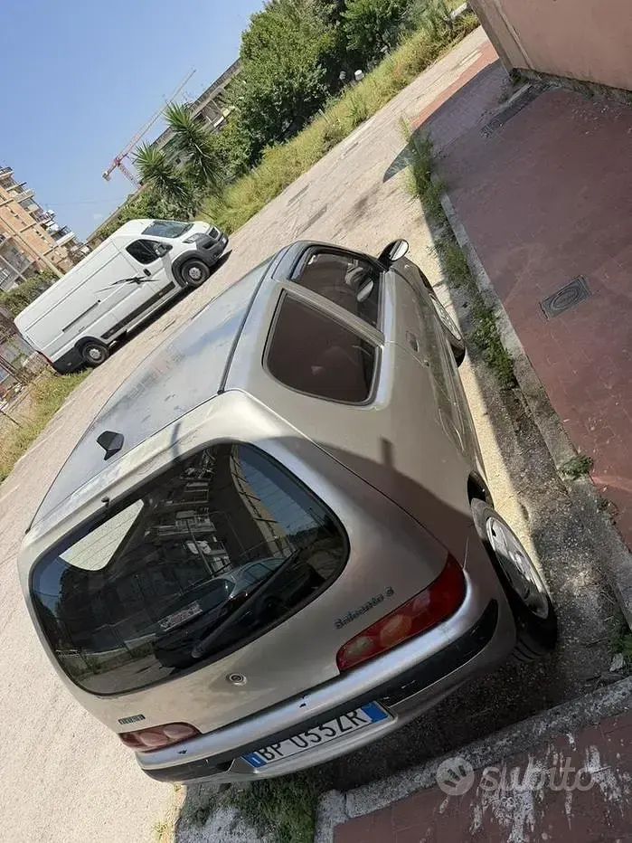 Usata Fiat 600 54 CV (39 kW) 2001 Grigio Berlina