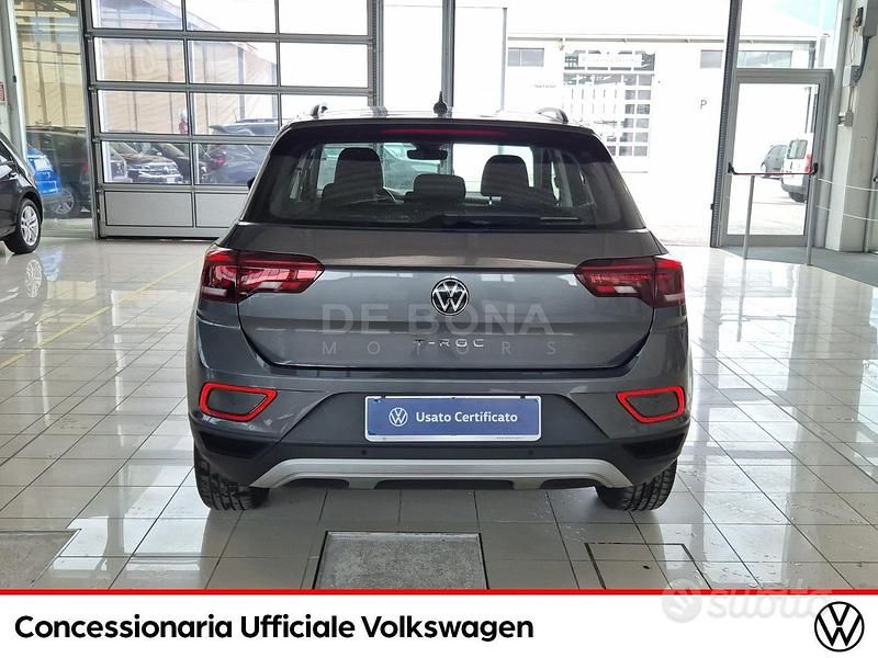 Usata VW T-Roc Life 150 CV (110 kW) 2024 Nero SUV