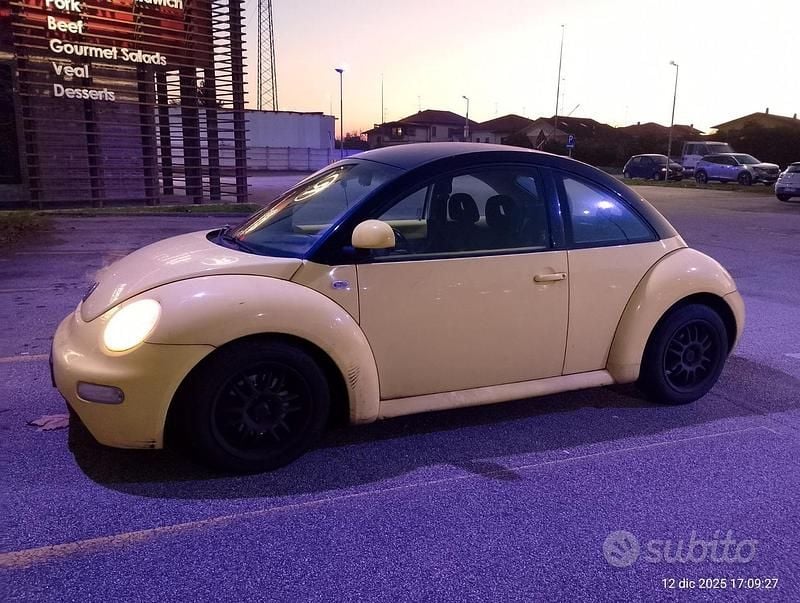 Giallo Usata 1999 VW Beetle Coupé | 1600 € (Ottimo prezzo) - Immagine 1/4