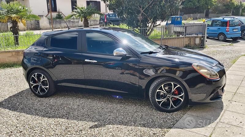 Usata Alfa Romeo Giulietta Distinctive 105 CV (77 kW) 2012 Nero Berlina