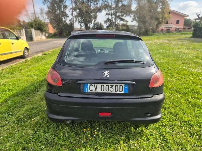 Usata Peugeot 206 68 CV (50 kW) 2005 Nero Berlina