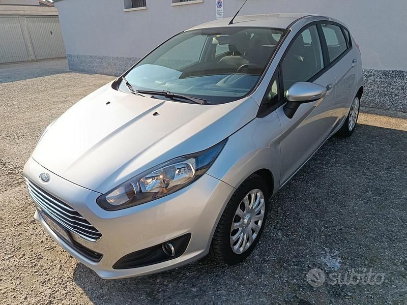 Usata Ford Fiesta Business Edition 75 CV (55 kW) 2016 Grigio Berlina