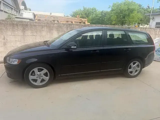 Usata Volvo V50 R-Design 115 CV (84 kW) 2012 Nero Station wagon