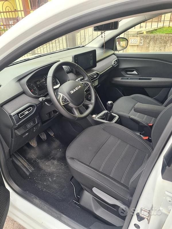 Usata Dacia Sandero 91 CV (66 kW) 2024 Bianco Berlina