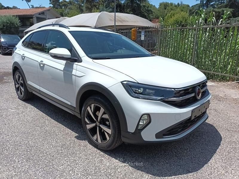 Bianco Nuova 2025 VW Taigo Style SUV | 22.870 € (Ottimo prezzo) - Immagine 1/4
