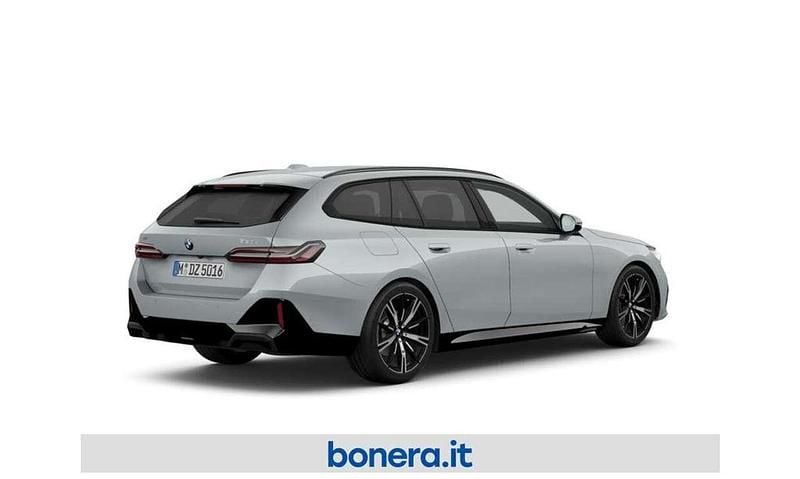 Nuova BMW 520 M Sport 197 CV (144 kW) 2026 Brooklyn grey metallic Station wagon