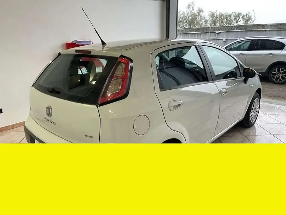 Usata Fiat Grande Punto Dynamic 77 CV (56 kW) 2010 Other Utilitaria