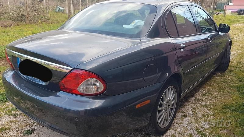 Usata Jaguar X-type 2008 Grigio Berlina