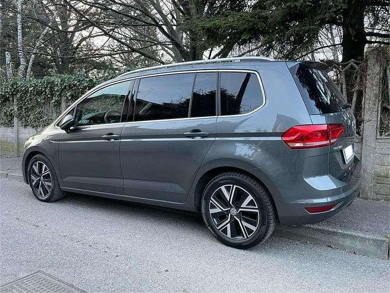Usata VW Touran Executive 150 CV (110 kW) 2019 Grigio Monovolume