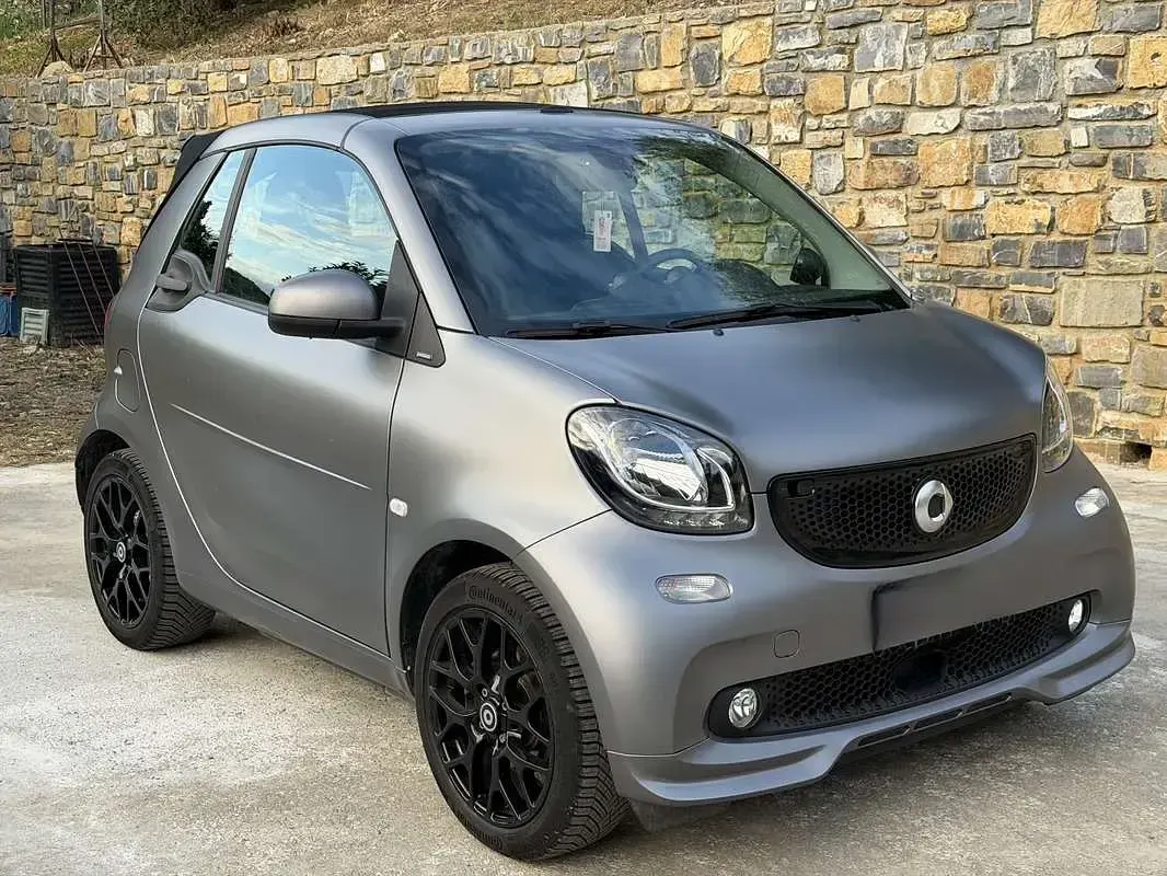 Usata Smart ForTwo Cabrio Superpassion 90 CV (66 kW) 2019 Grigio Cabrio
