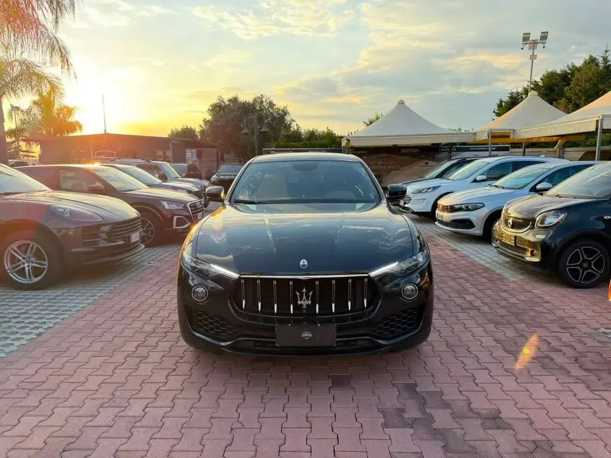 Usata Maserati Levante GT 330 CV (242 kW) 2023 Nero SUV