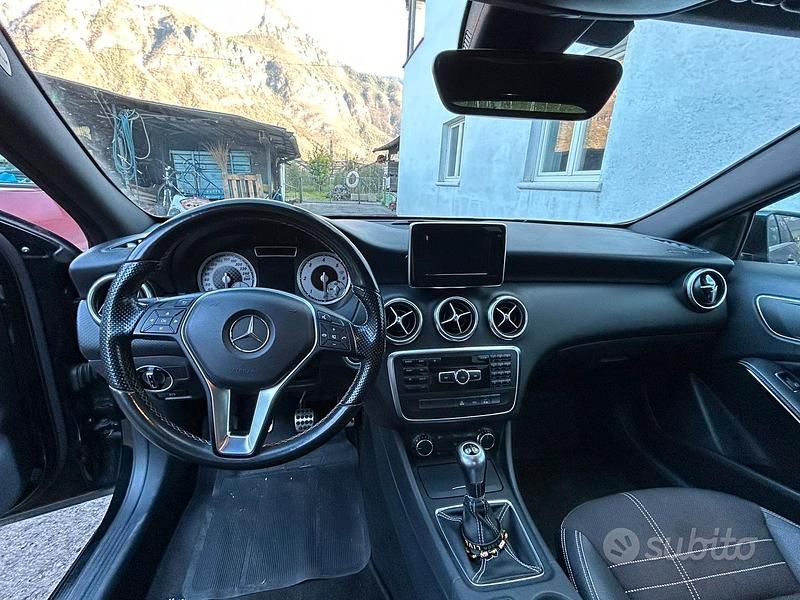 Usata Mercedes A200 Premium 136 CV (100 kW) 2014 Nero Berlina