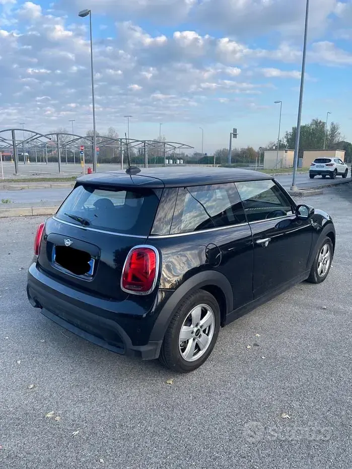 Usata Mini ONE 102 CV (75 kW) 2022 Nero Utilitaria