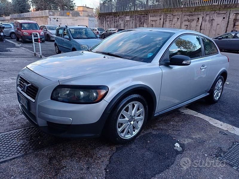 Usata Volvo C30 109 CV (80 kW) 2008 Grigio Utilitaria