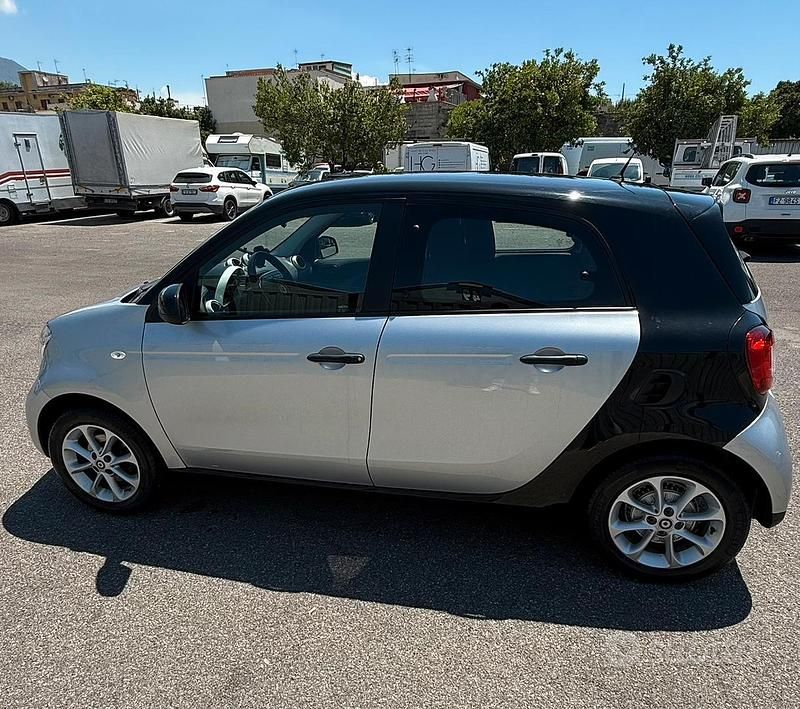 Usata Smart ForFour Passion 71 CV (52 kW) 2018 Grigio Utilitaria