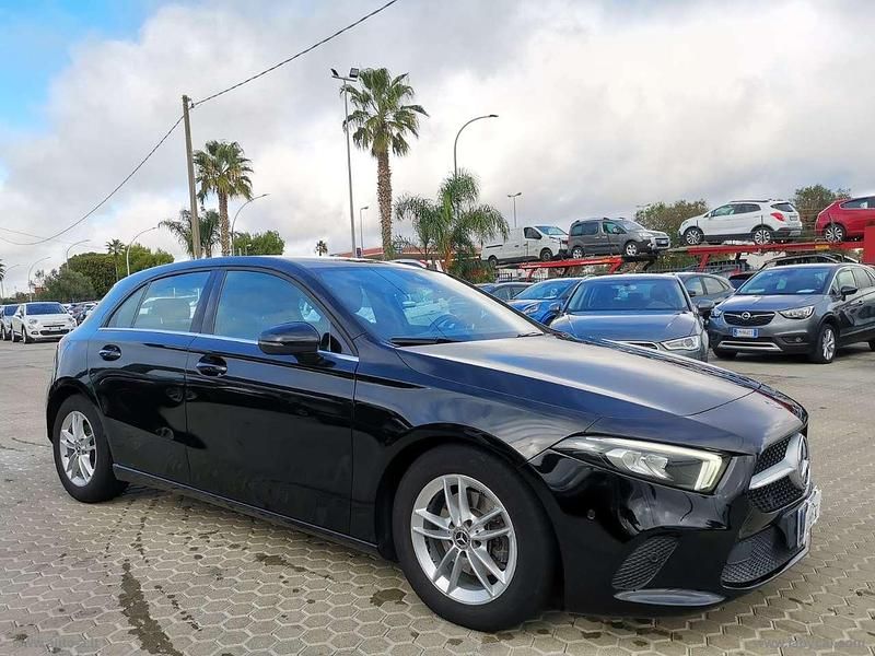Usata Mercedes A180 Business 116 CV (85 kW) 2020 Nero Berlina