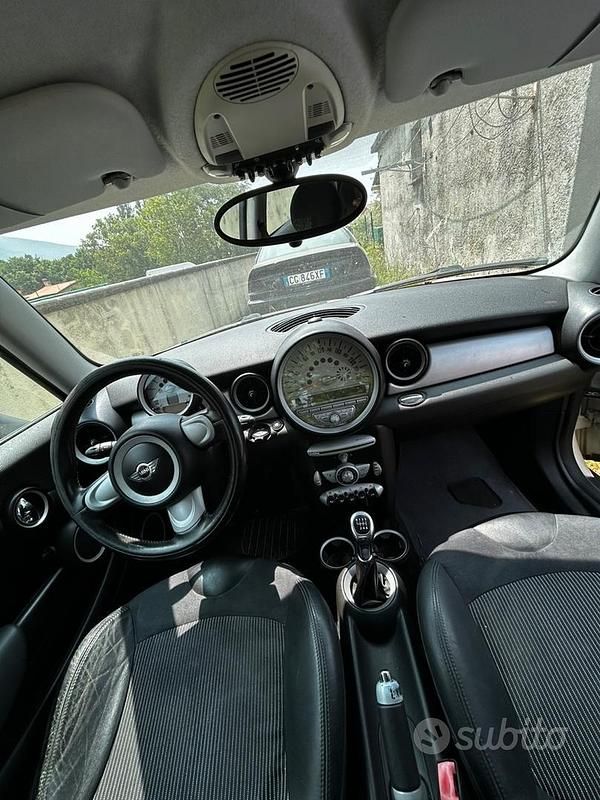 Usata Mini Cooper 120 CV (88 kW) 2006 Bianco Utilitaria