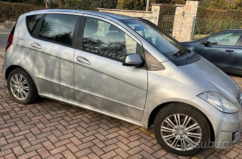 Usata Mercedes A180 Elegance 2009 Grigio Monovolume
