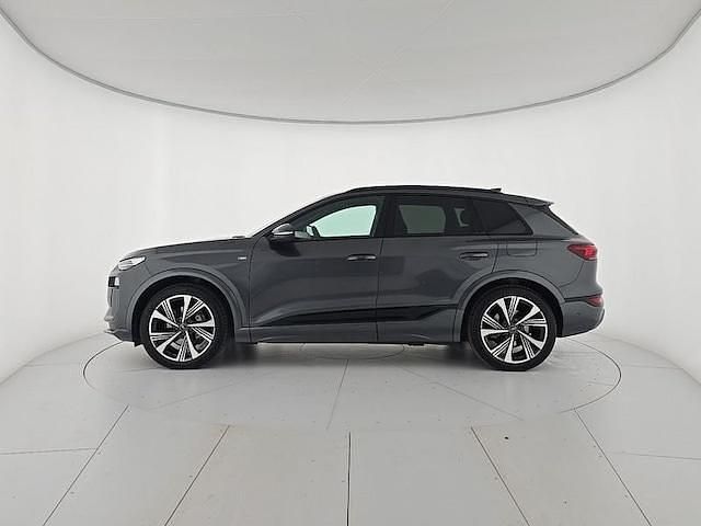 Usata Audi Q6 e-tron Business 225 kW (306 CV) 2025 Grigio daytona perla SUV