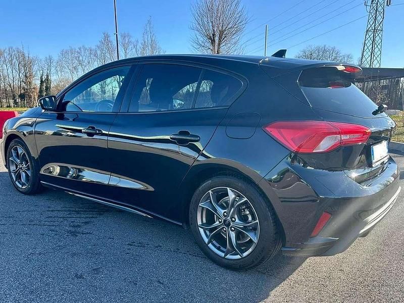 Usata Ford Focus ST-Line 120 CV (88 kW) 2021 Nero Berlina