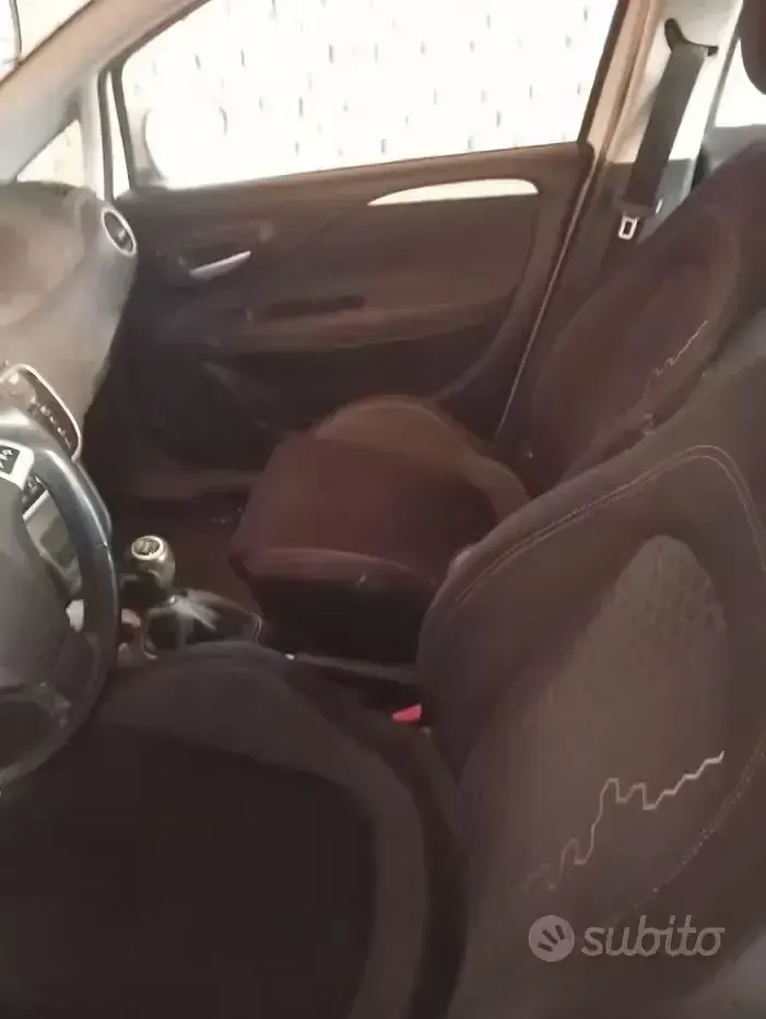 Usata Fiat Punto 75 CV (55 kW) 2014 Bianco Utilitaria