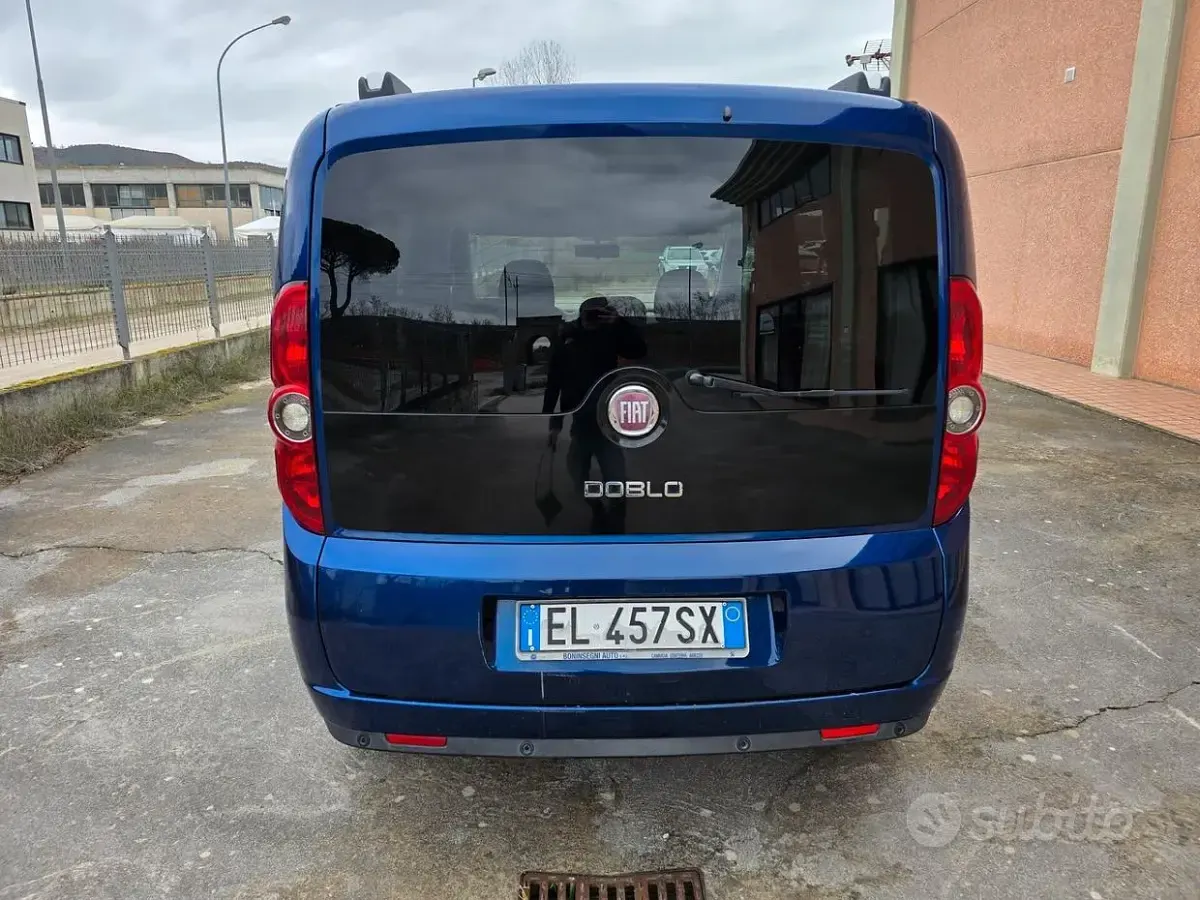 Occasion Fiat Doblò Emotion 105 ch (77 kW) 2012 Bleue Monospace