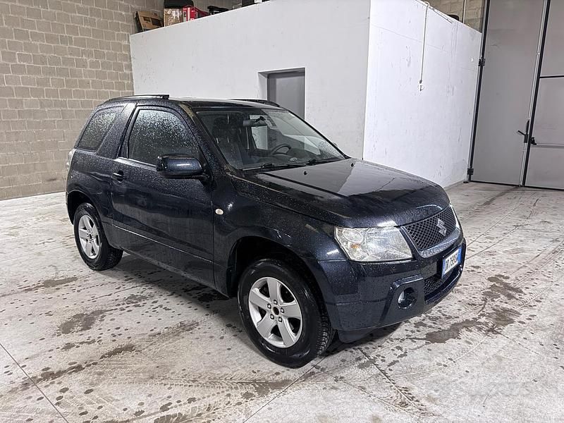 Usata Suzuki Grand Vitara 106 CV (77 kW) 2008 Nero SUV