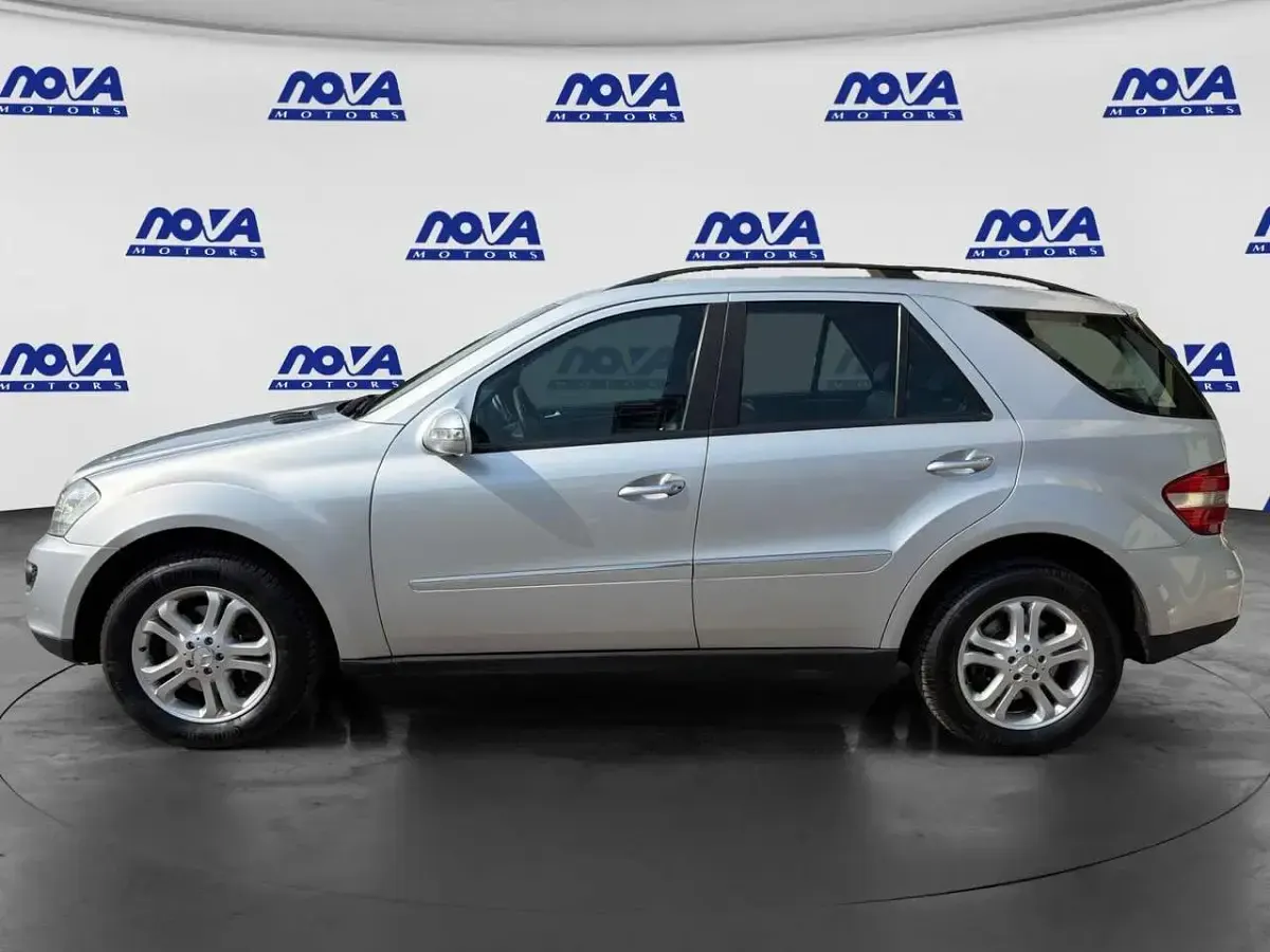 Usata Mercedes ML320 Chrome 224 CV (164 kW) 2005 Argento SUV