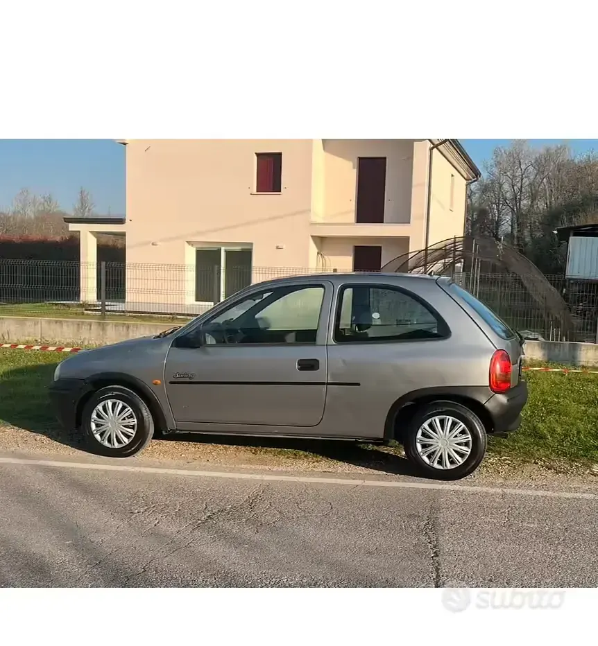 Usata Opel Corsa 58 CV (42 kW) 2001 Utilitaria