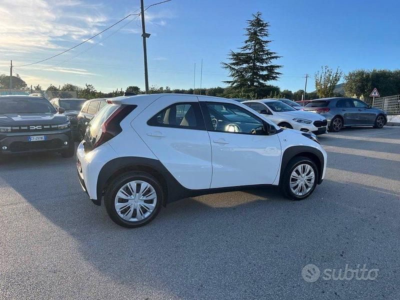 Ny Toyota Aygo X Active 72 HK (52 kW) 2025 Hvid SUV